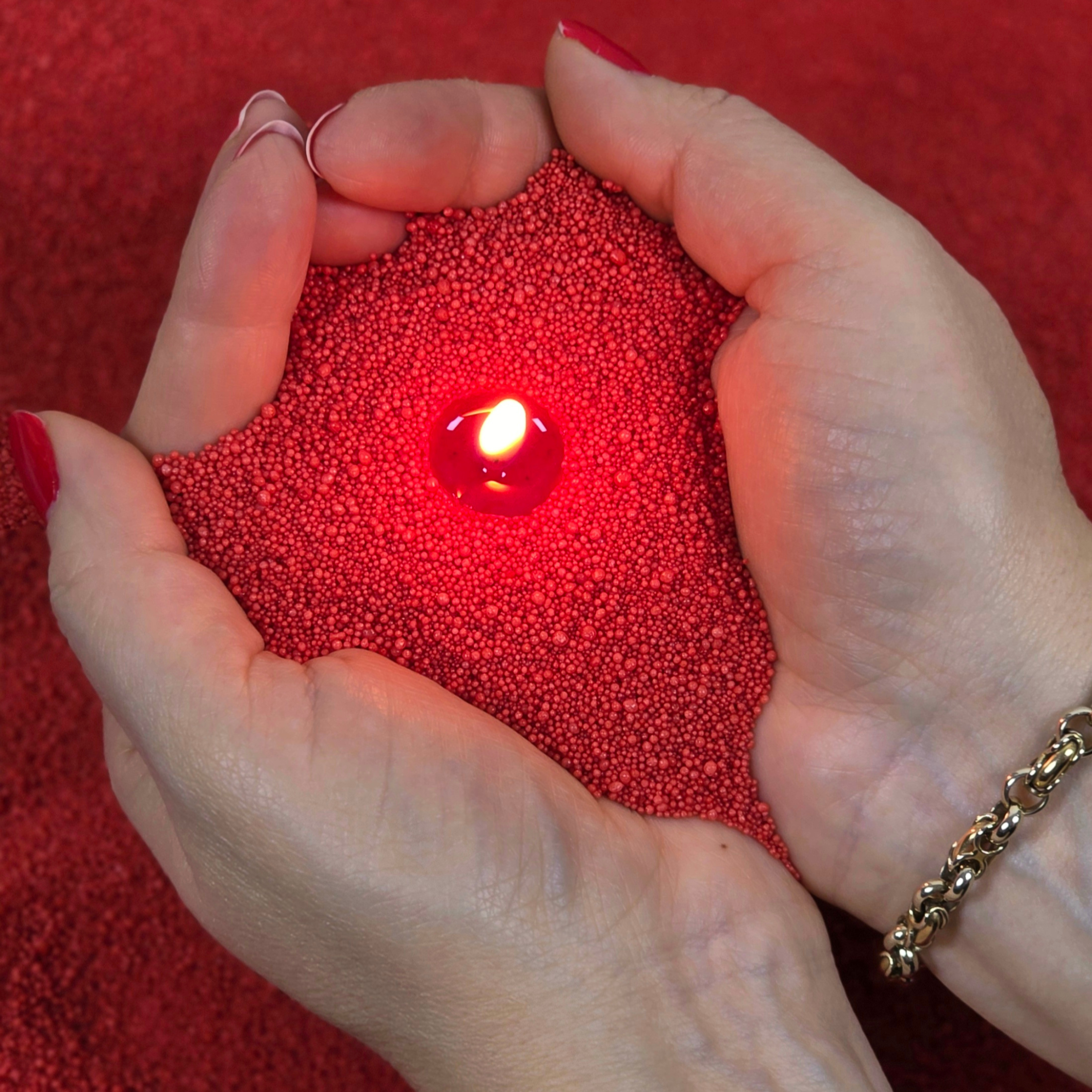 RED CANDLE SAND WAX